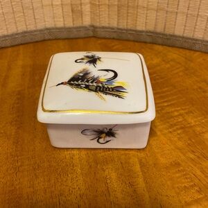 Objets d’Art - Vintage English Eximious Fly Fishing Porcelain Trinket Box